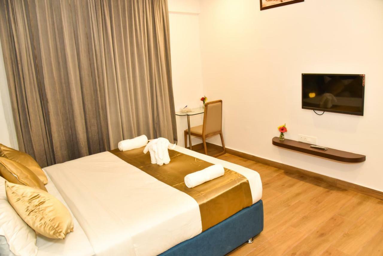 Silver Oak Hotel Mysore Exterior foto